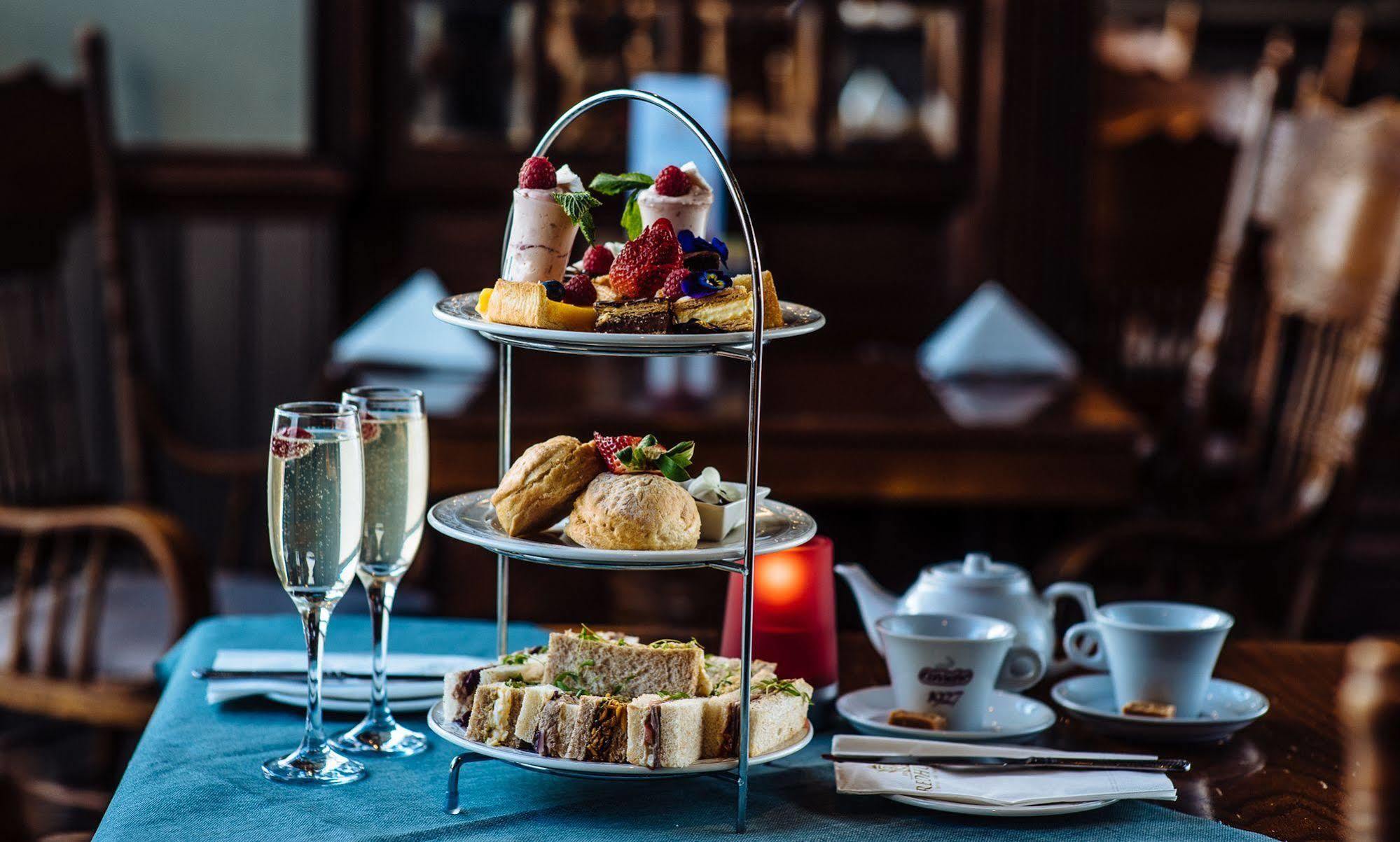 The Redhurst Hotel Glasgow ギフノック エクステリア 写真