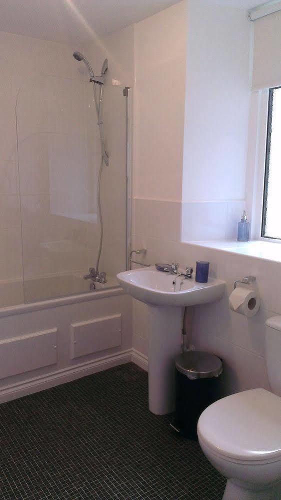 The Redhurst Hotel Glasgow ギフノック エクステリア 写真