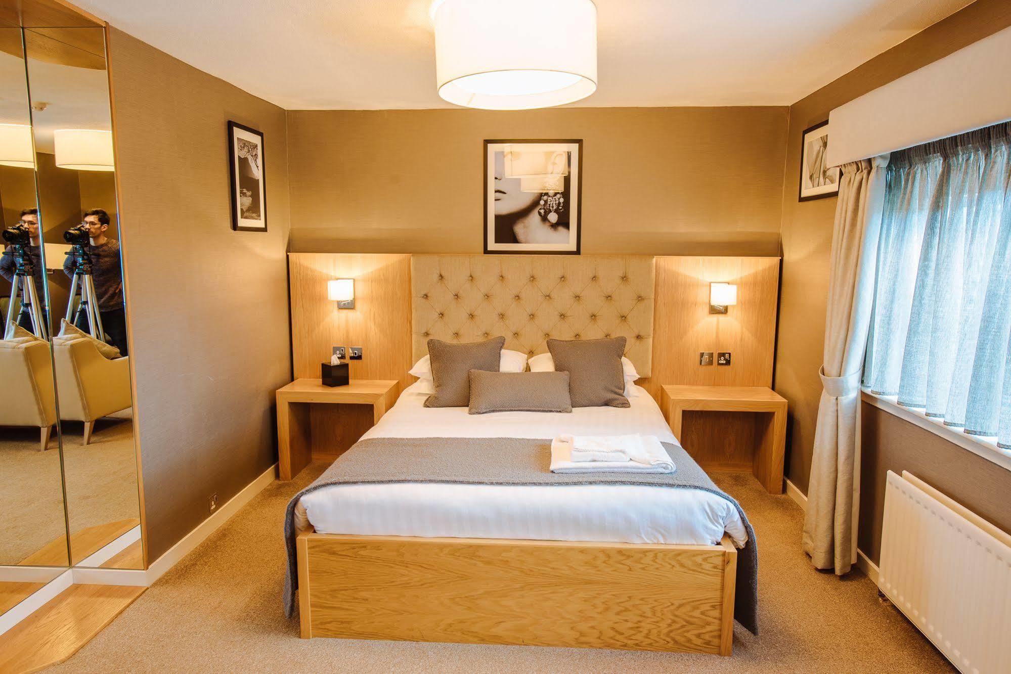The Redhurst Hotel Glasgow ギフノック エクステリア 写真